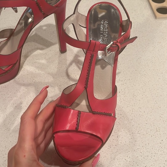 Michael Kors heels - Picture 2 of 5